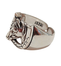 Silver horseshoe ring with horsehead detail, adjustable size, 20mm height, 11g.