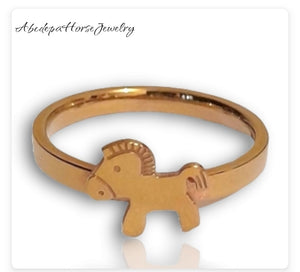 Adorable Horse Ring